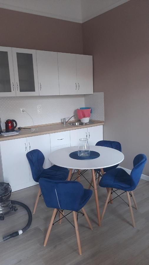 Glamour Apartman Дьюла Экстерьер фото