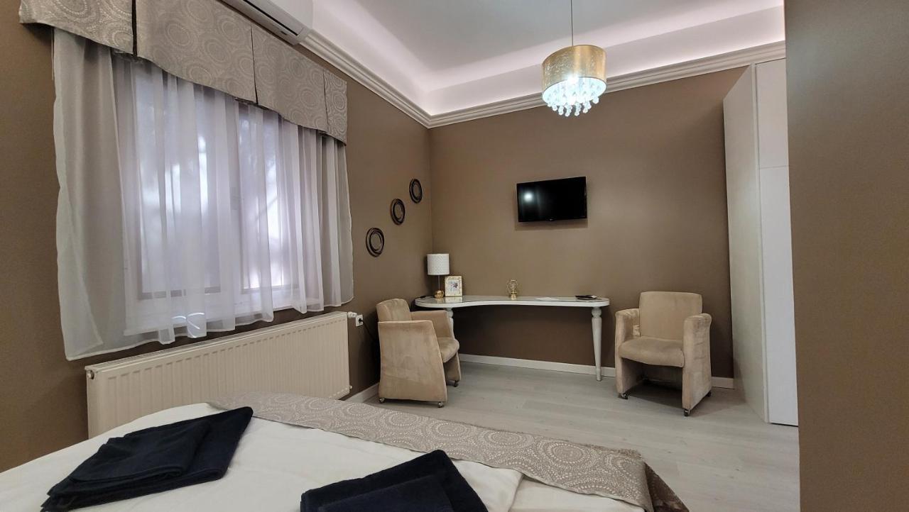 Glamour Apartman Дьюла Экстерьер фото