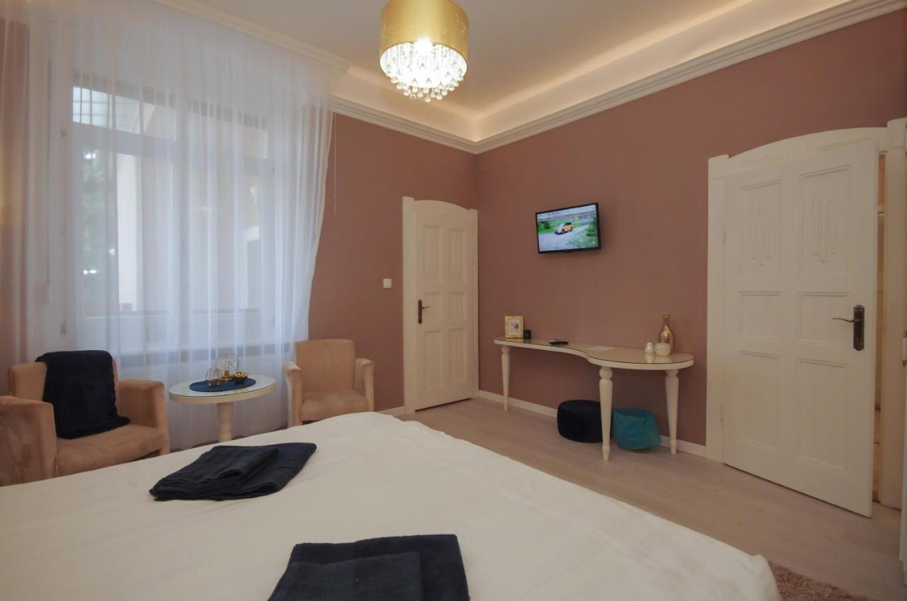 Glamour Apartman Дьюла Экстерьер фото