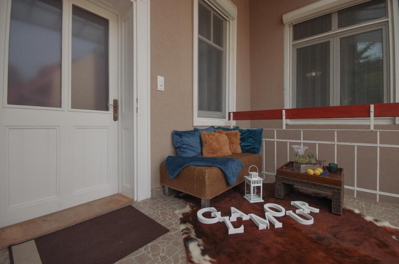 Glamour Apartman Дьюла Экстерьер фото