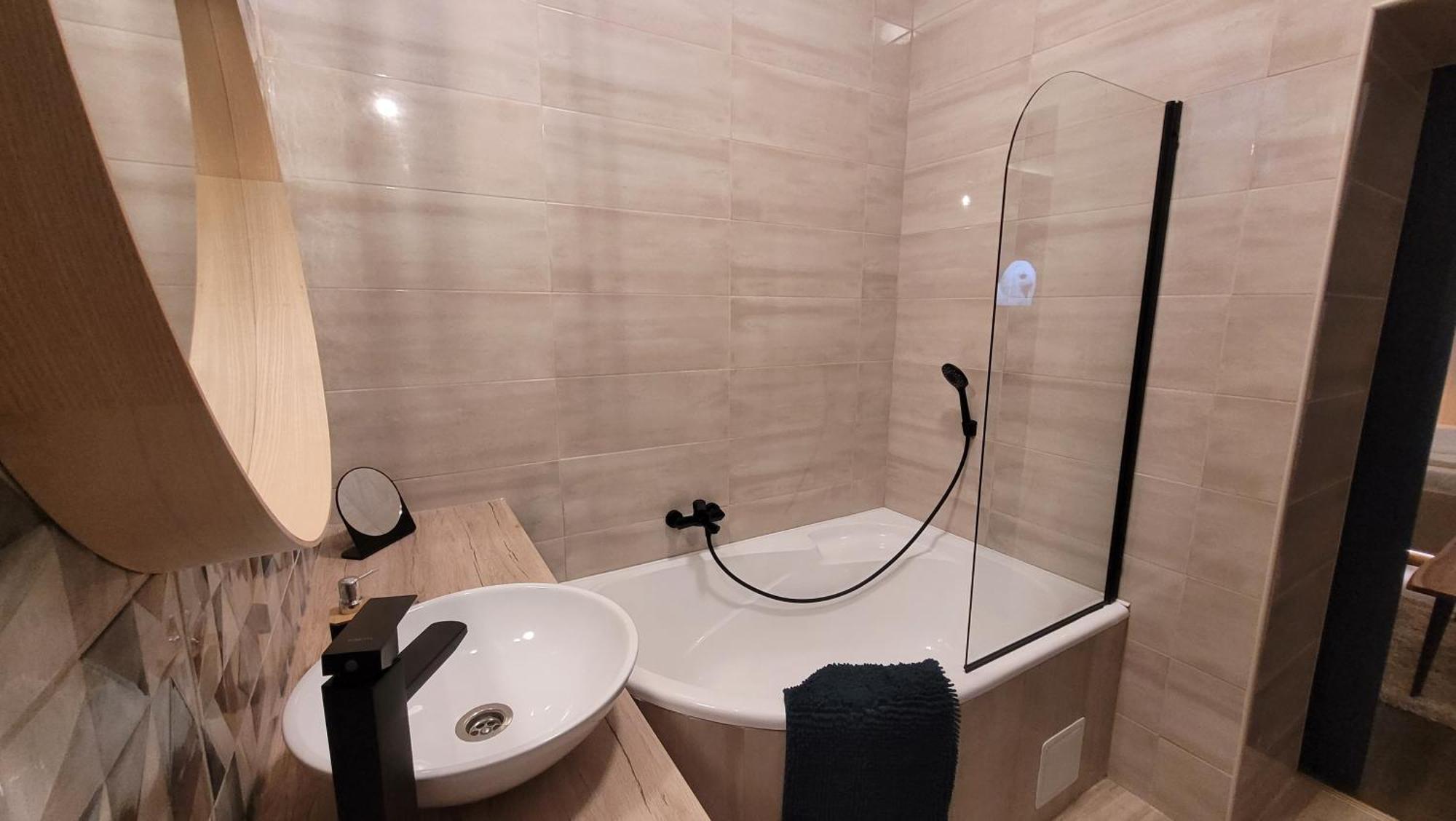 Glamour Apartman Дьюла Экстерьер фото